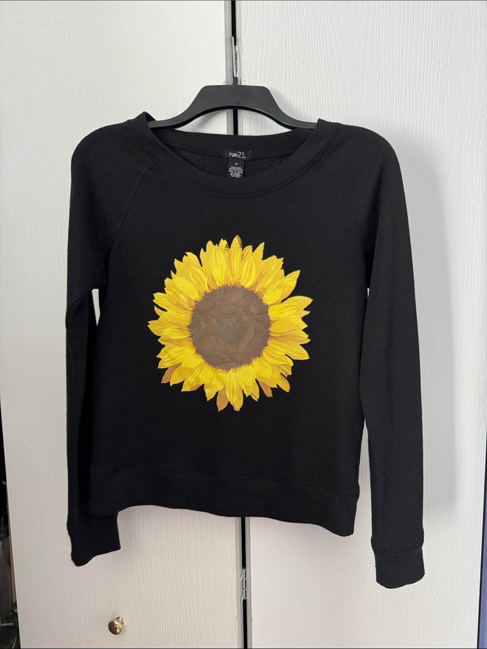 Rue21 Black Crewneck Sweatshirt with Yellow Sunflower